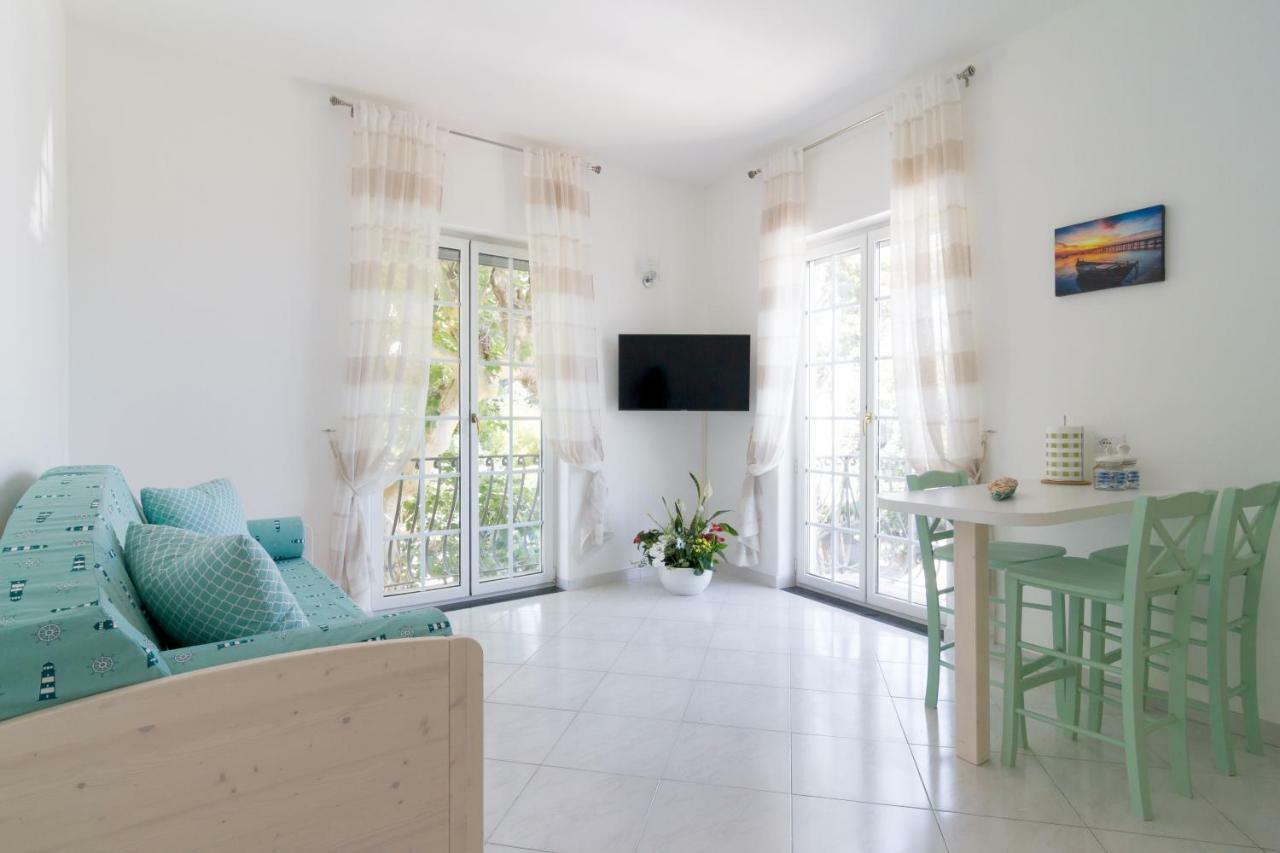 Aquamarine Relaxing Capri Suites المظهر الخارجي الصورة