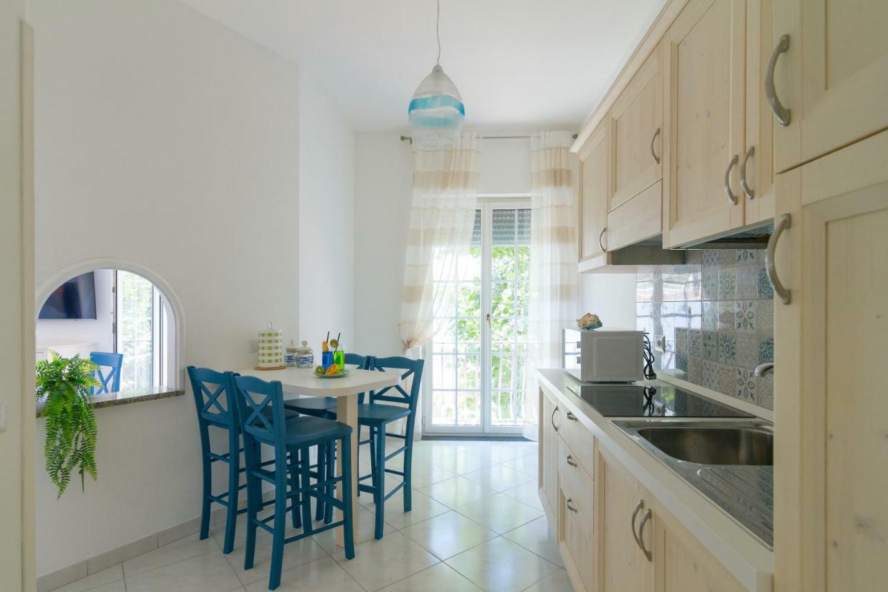 Aquamarine Relaxing Capri Suites المظهر الخارجي الصورة