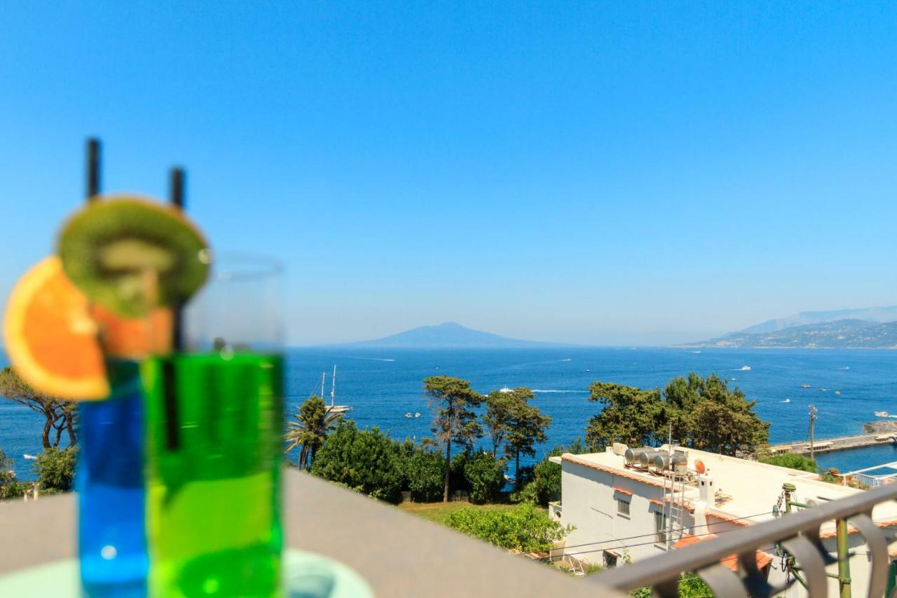 Aquamarine Relaxing Capri Suites المظهر الخارجي الصورة